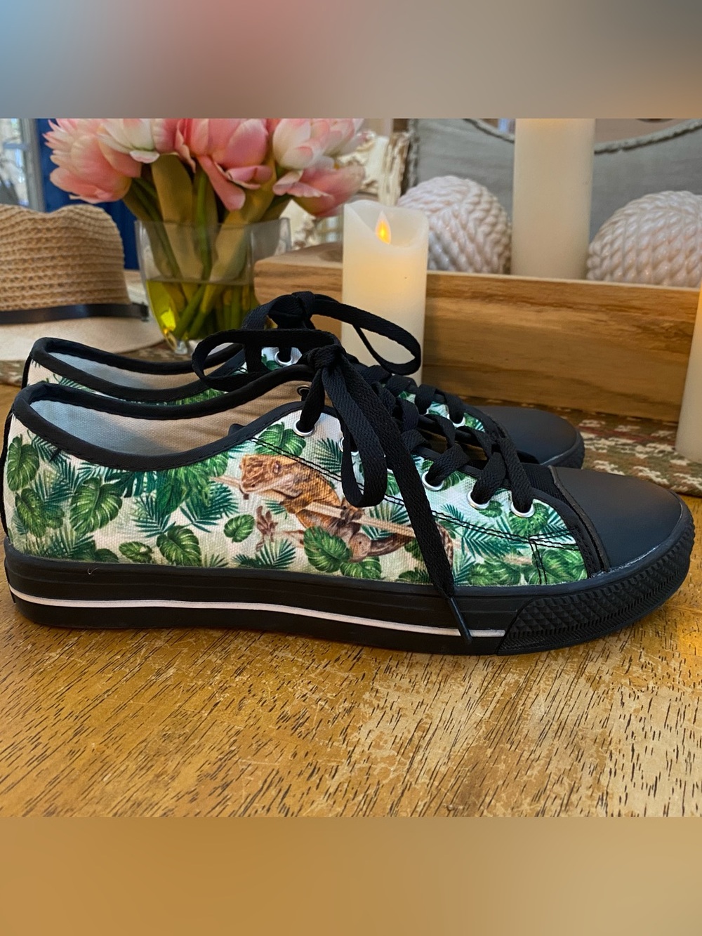 Women's Fashion Sneakers with Tropical Leaf and Lizard Print…ladies size 9